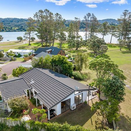 Pauanui Beach House Suntrap エクステリア 写真