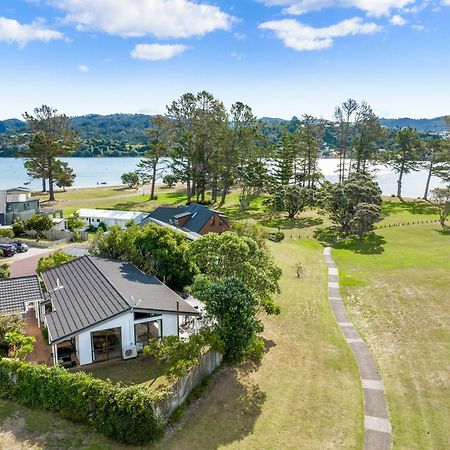 Pauanui Beach House Suntrap エクステリア 写真