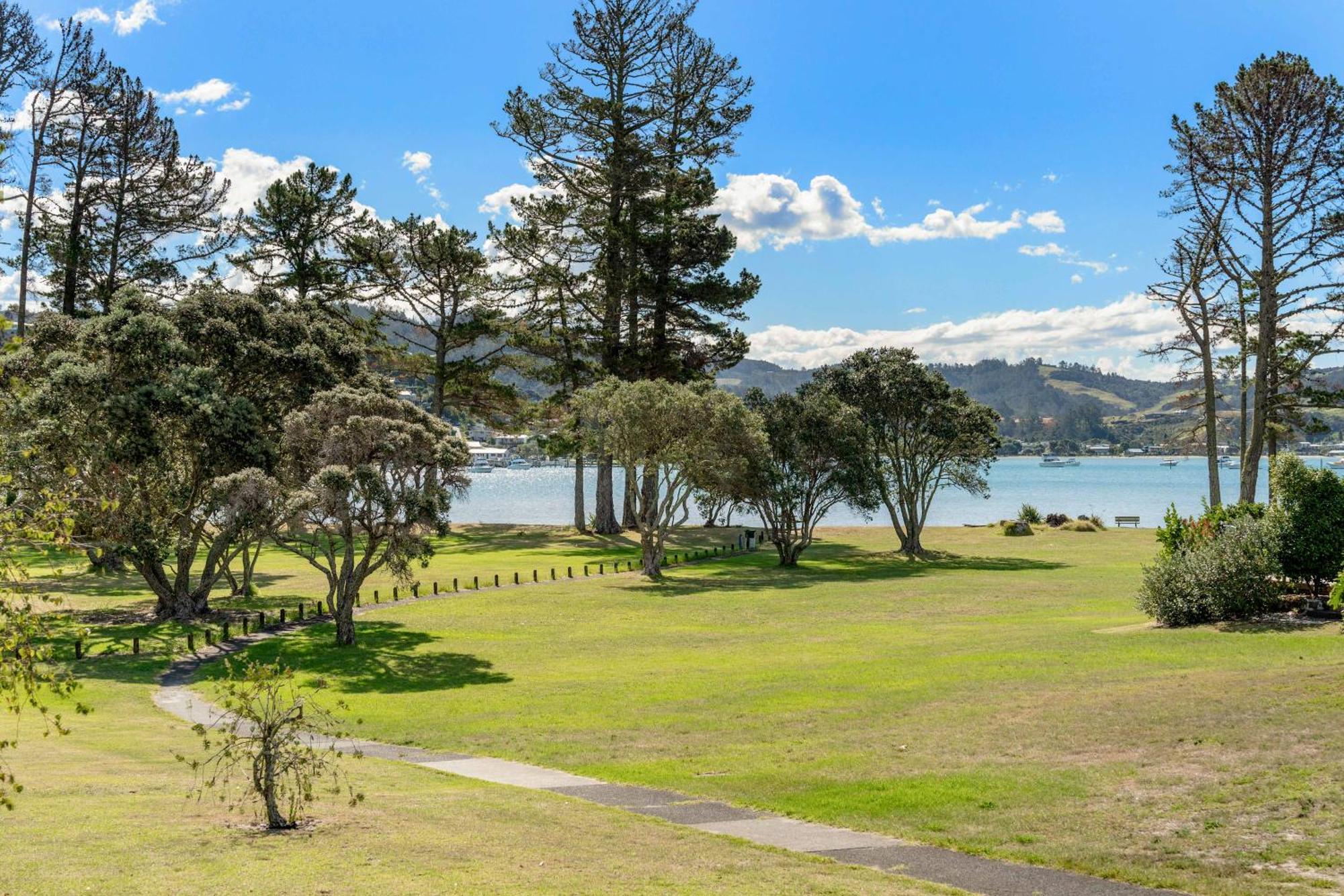 Pauanui Beach House Suntrap エクステリア 写真