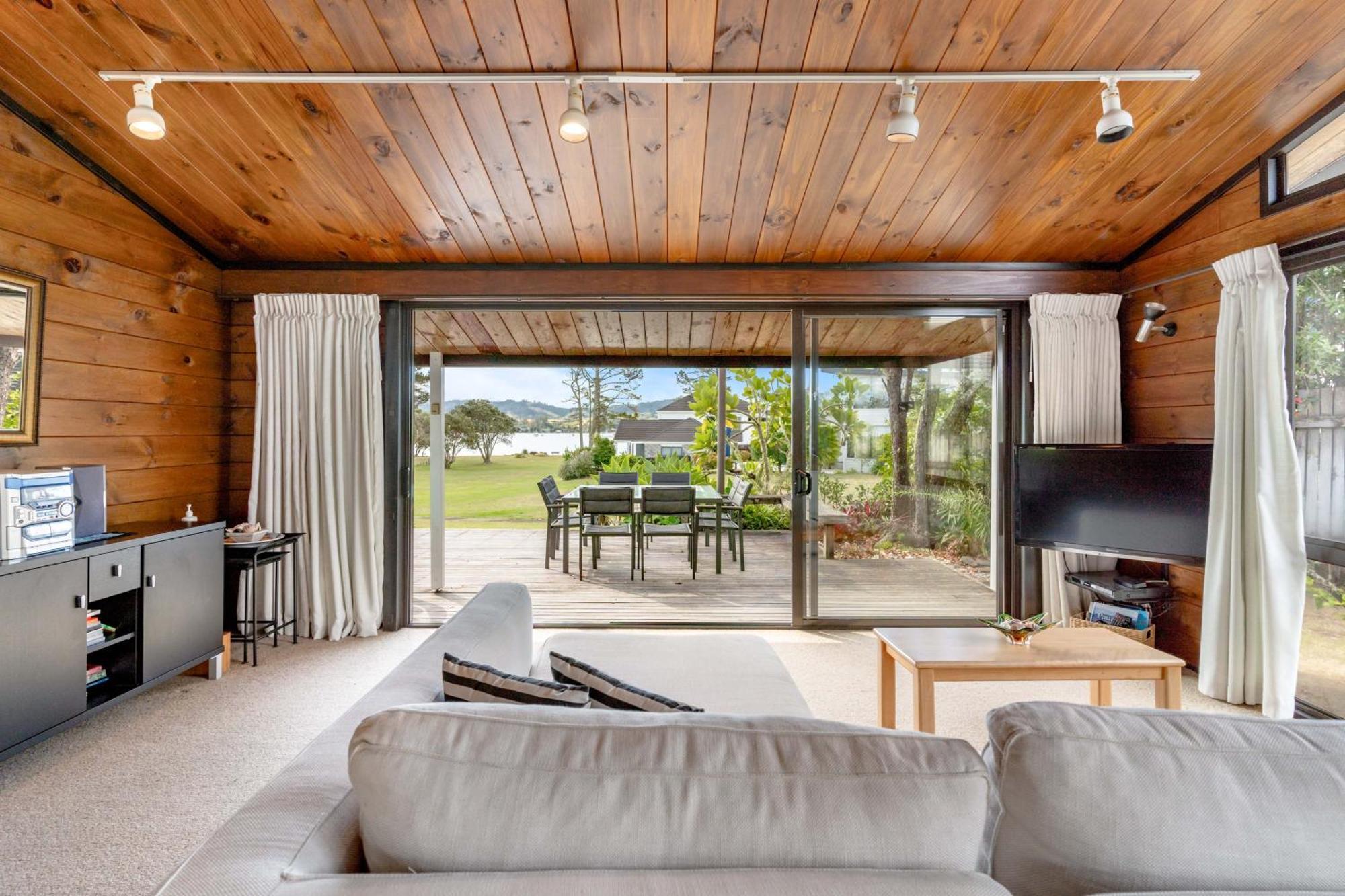Pauanui Beach House Suntrap エクステリア 写真
