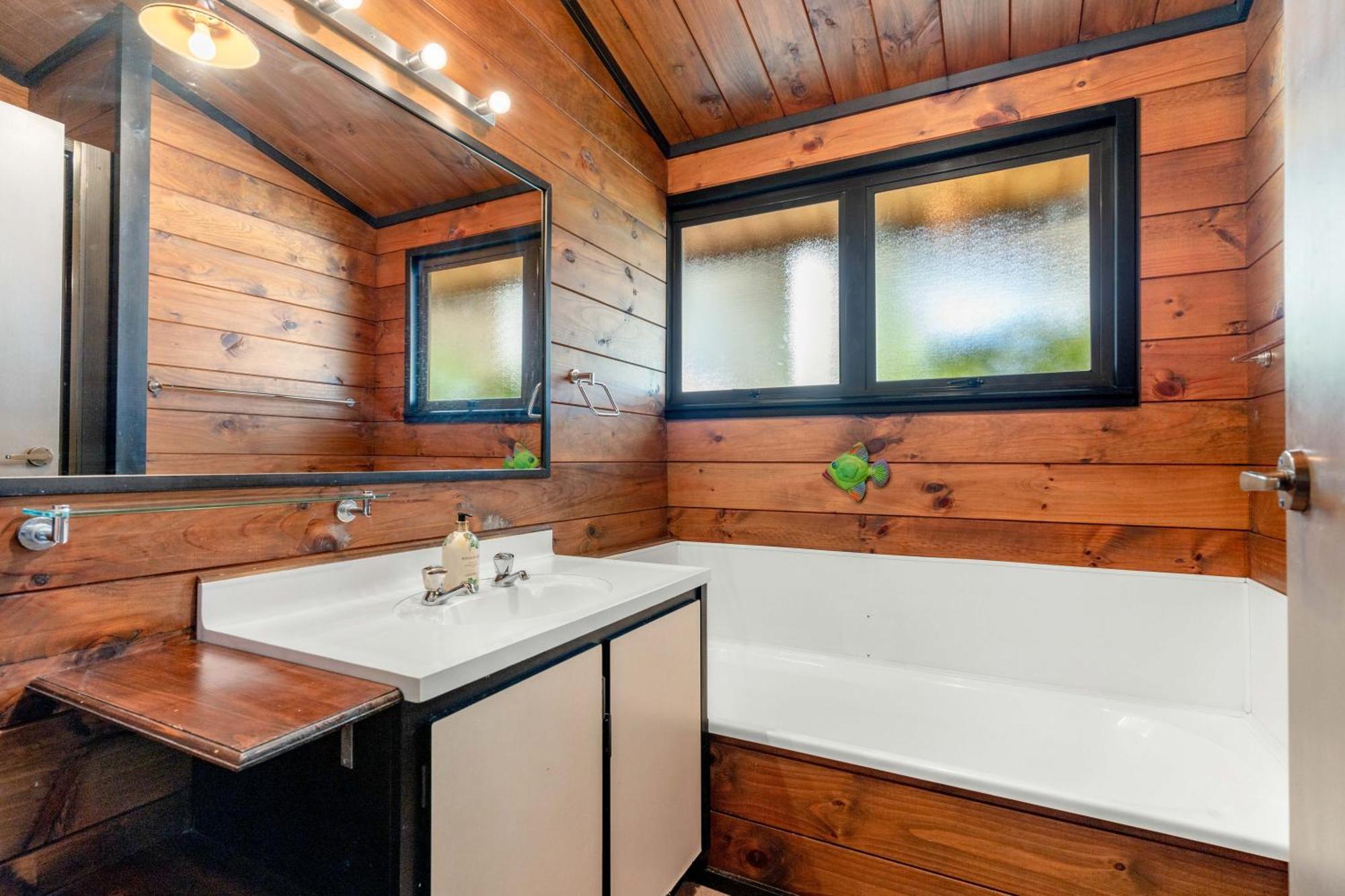 Pauanui Beach House Suntrap エクステリア 写真